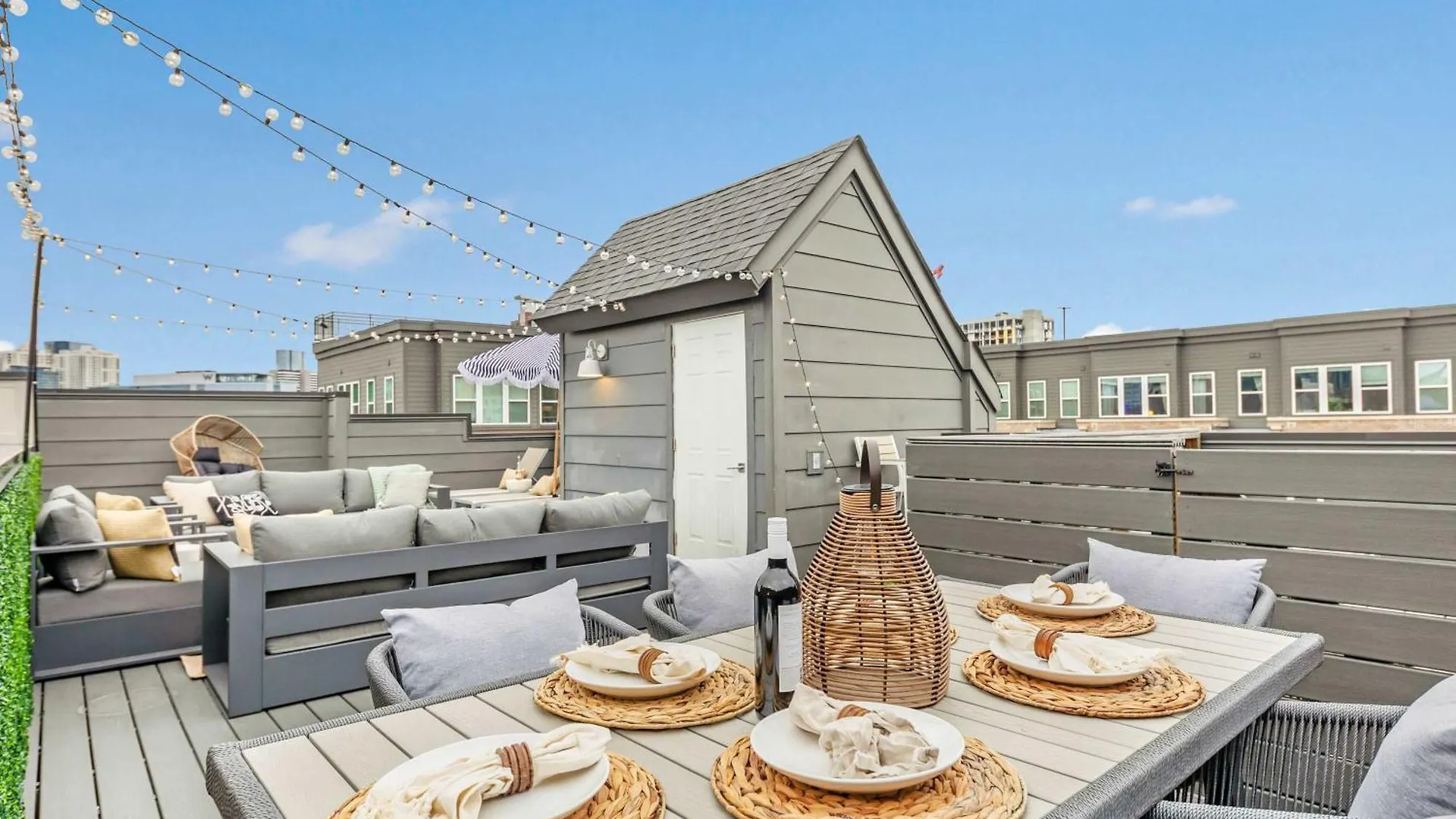 The Hawkins House - Walk To Gulch, Rooftop Views! Nashville