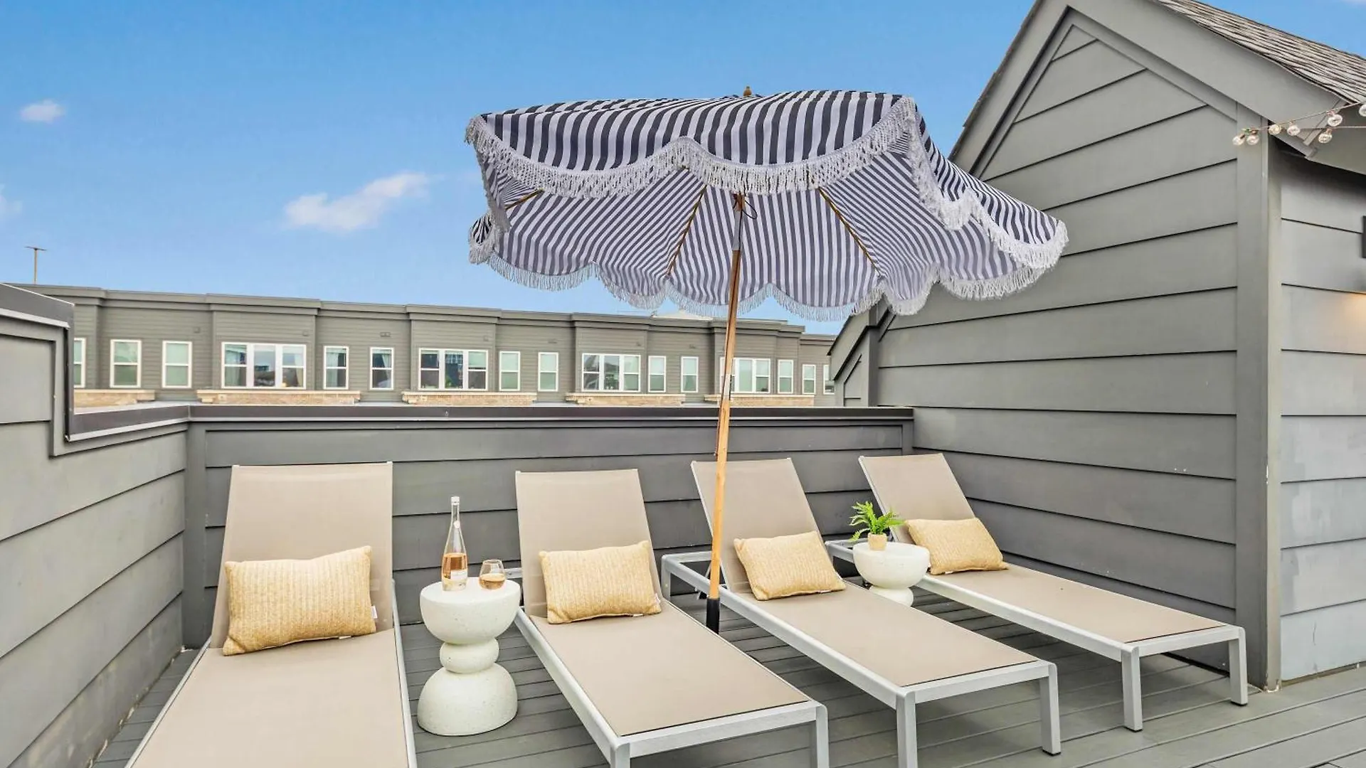 The Hawkins House - Walk To Gulch, Rooftop Views! Nashville ABD