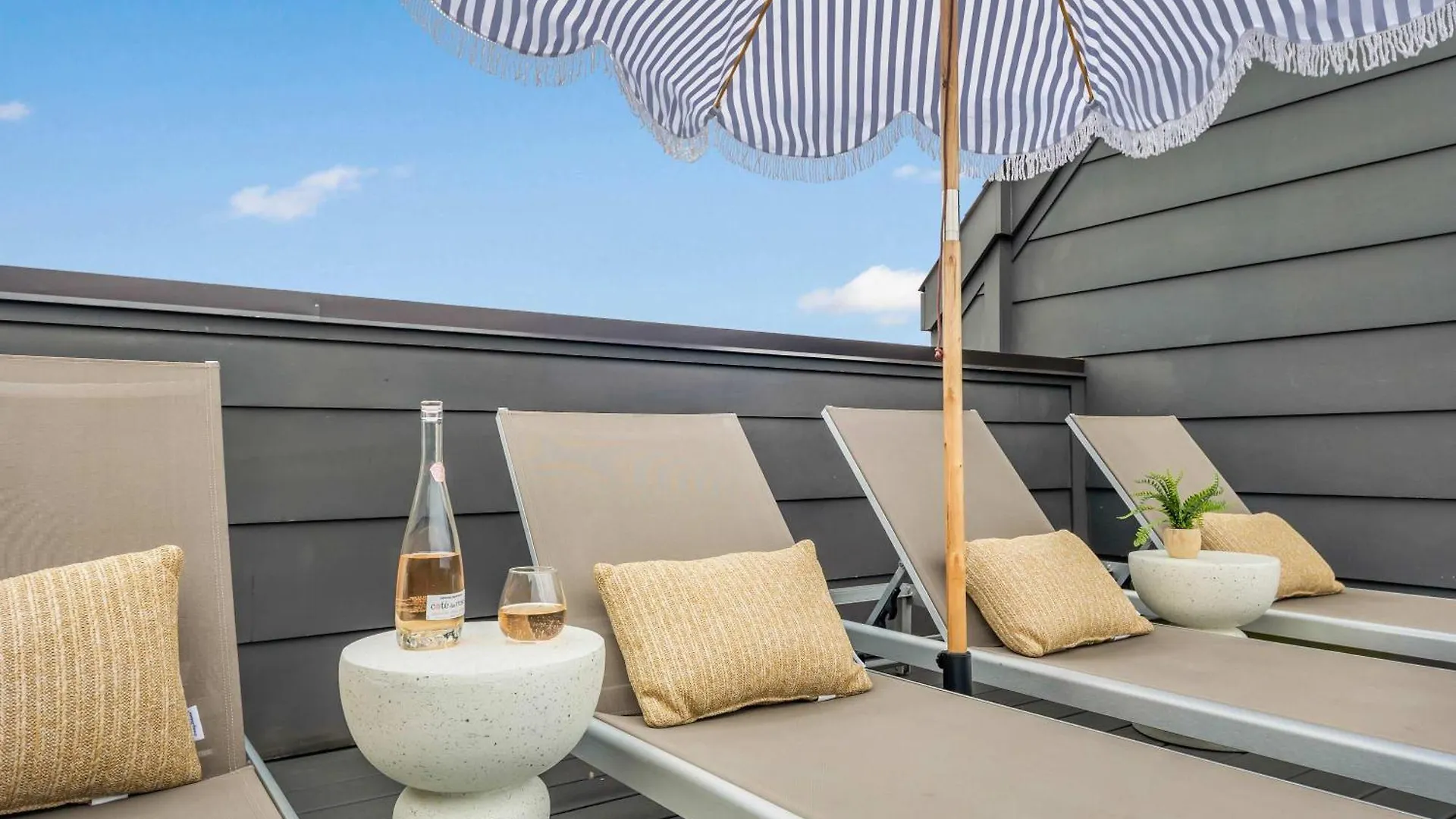 The Hawkins House - Walk To Gulch, Rooftop Views! Nashville ABD