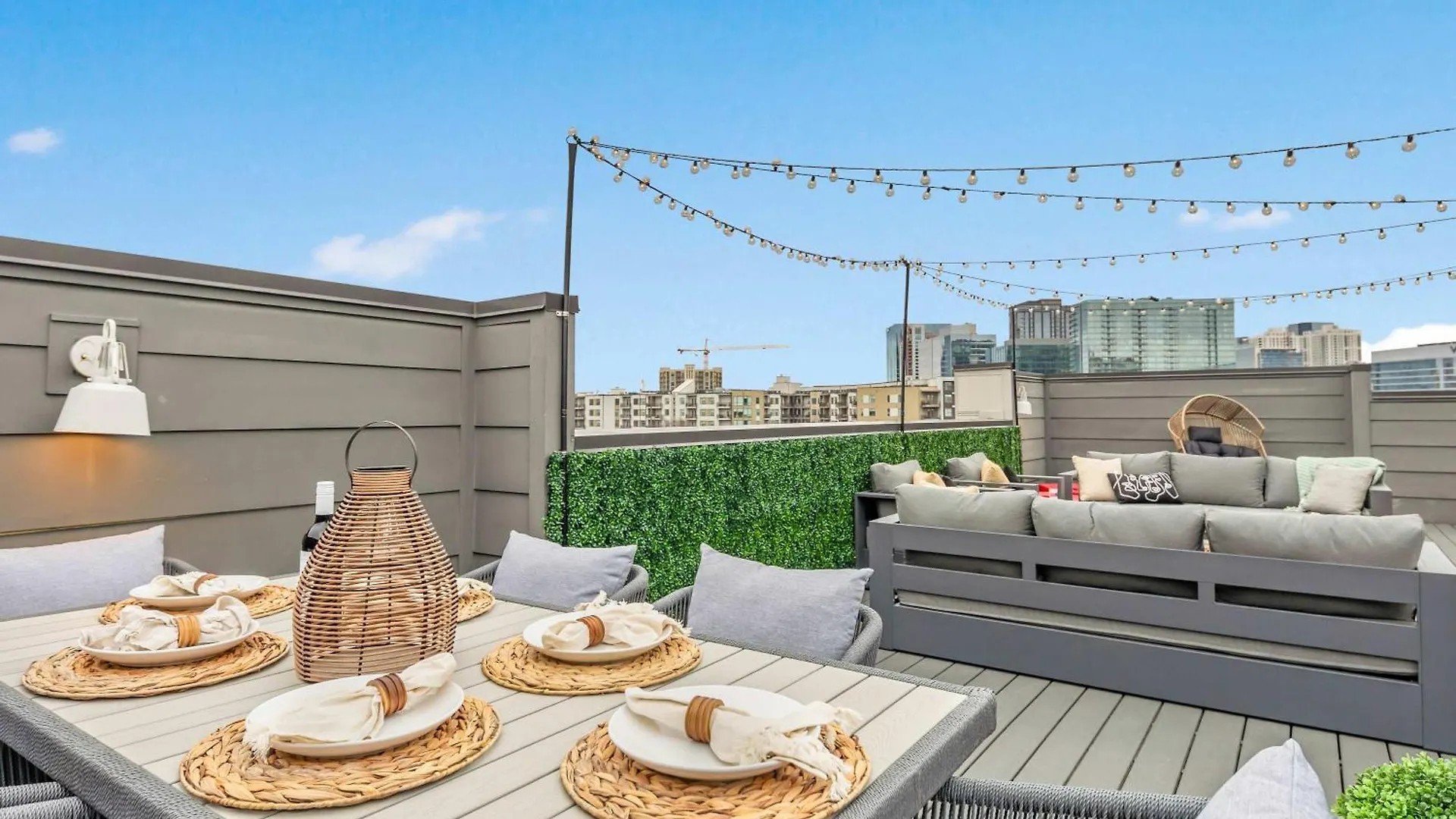 The Hawkins House - Walk To Gulch, Rooftop Views! Nashville